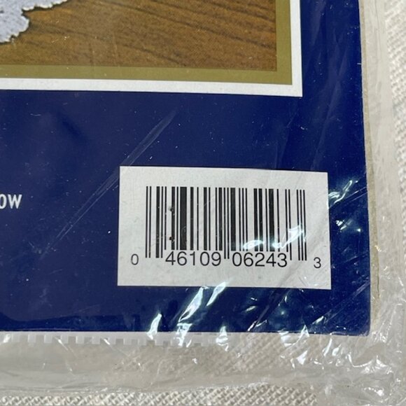 Vintage 1998 Bucilla Plastic Canvas Teapot Tissue Box Cover Needlepoint NEW 6243 - Picture 6 of 6